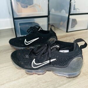 Nike Vapormax Women (Unisex) Black Sneakers
